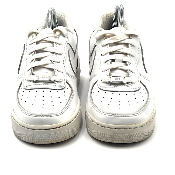 Nike Air Force 1 LE White Sneakers UNISEX Big Kids Size 7Y or Women’s Sz 8.5 - Picture 7 of 9